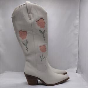 Universal Thread Western Tall Cowboy Boots Women’s 9 Ivory Pointed Toe Cottage